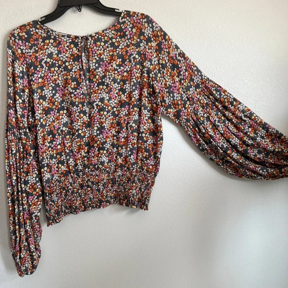 Top - Picture 4 of 4